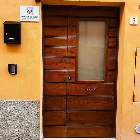 Immota Manet Apartment